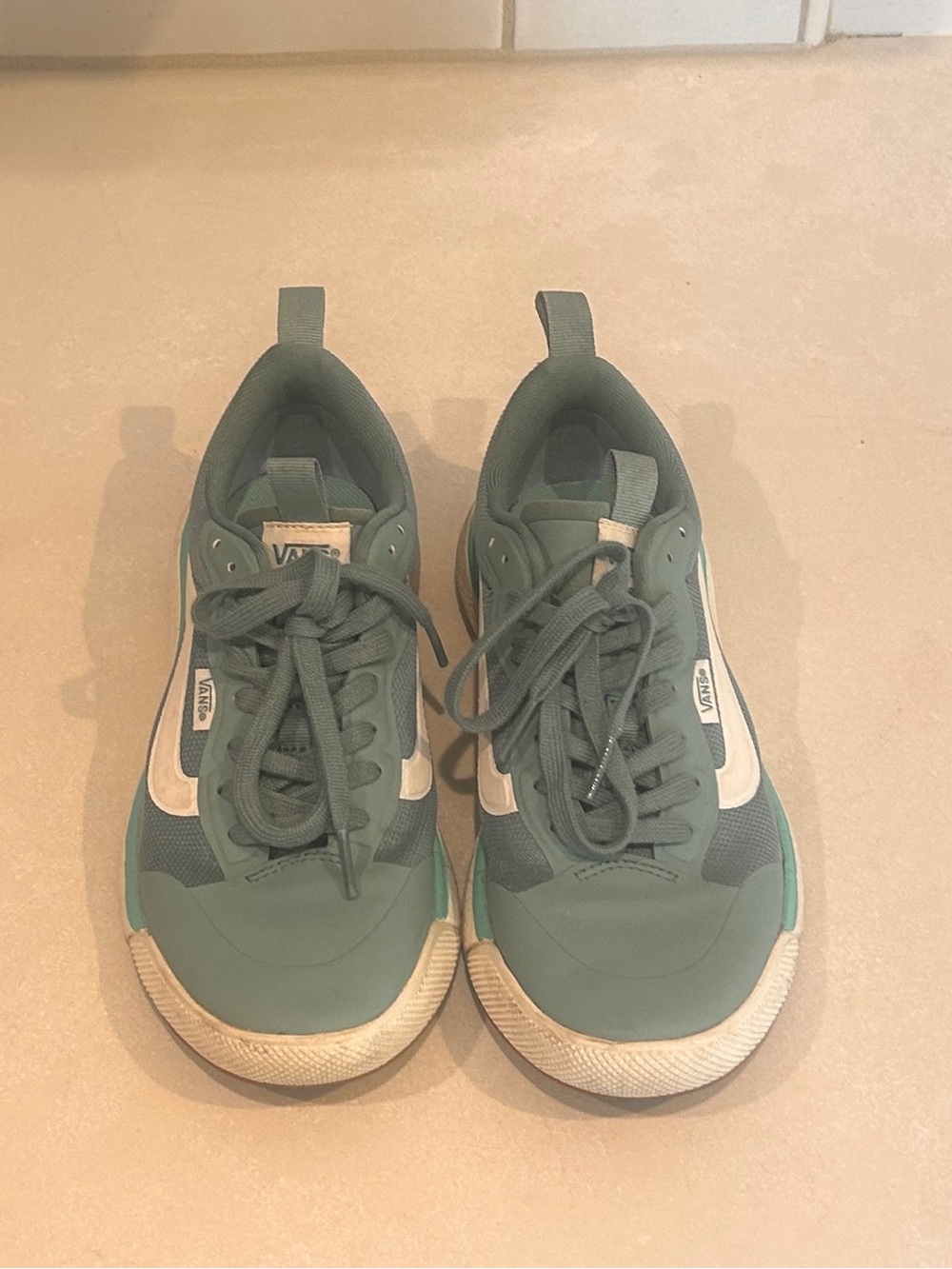 Vans UltraRange Sneakers Women’s 7.5/Men’s 6.0 | Excellent Condition - Picture 6 of 10